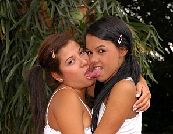 ../v4-tour/content/pa_2009-11-30-gigimara_stockinggirls/4.jpg