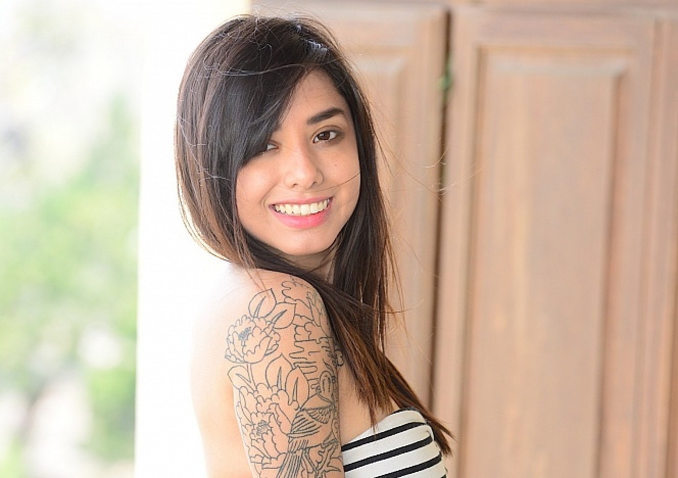 ../v4-tour/content/pa_2013-03-18_zoe_brunettebeauty/0.jpg