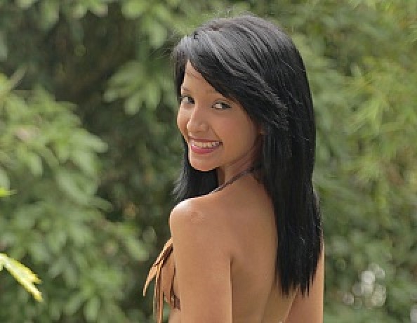../v4-tour/content/pa_2014_08-11_carolina_junglehottie/3.jpg