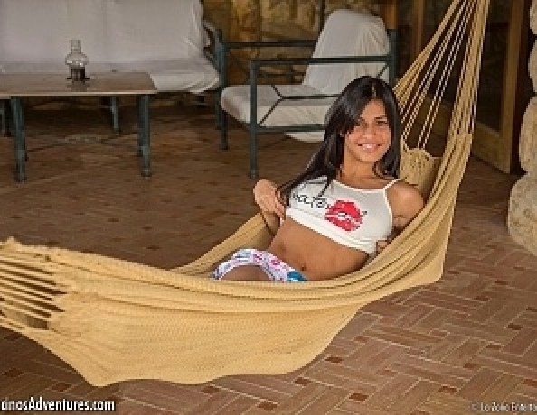 ../v4-tour/content/pa_2015-03-23_denisegomez_shylatina/4.jpg