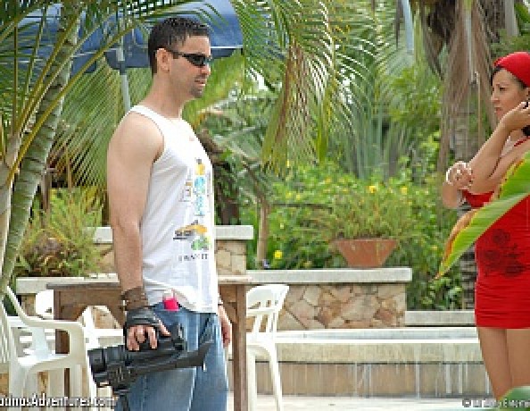 ../v4-tour/content/pa_onlocation_2011-11-10_camila/2.jpg